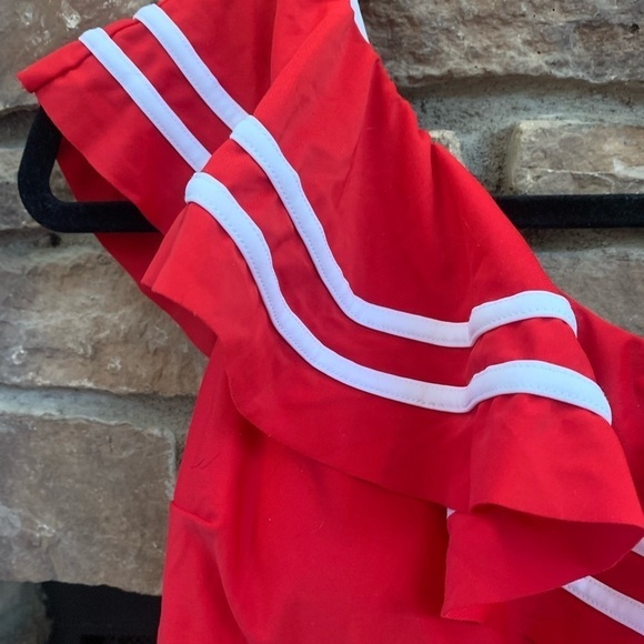 NWOT Red and white off the shoulder one piece. Large. - Picture 4 of 6